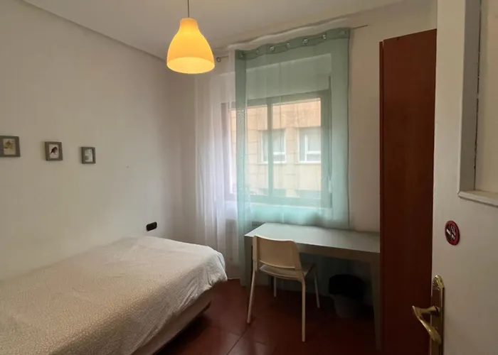 Roomin Hostel